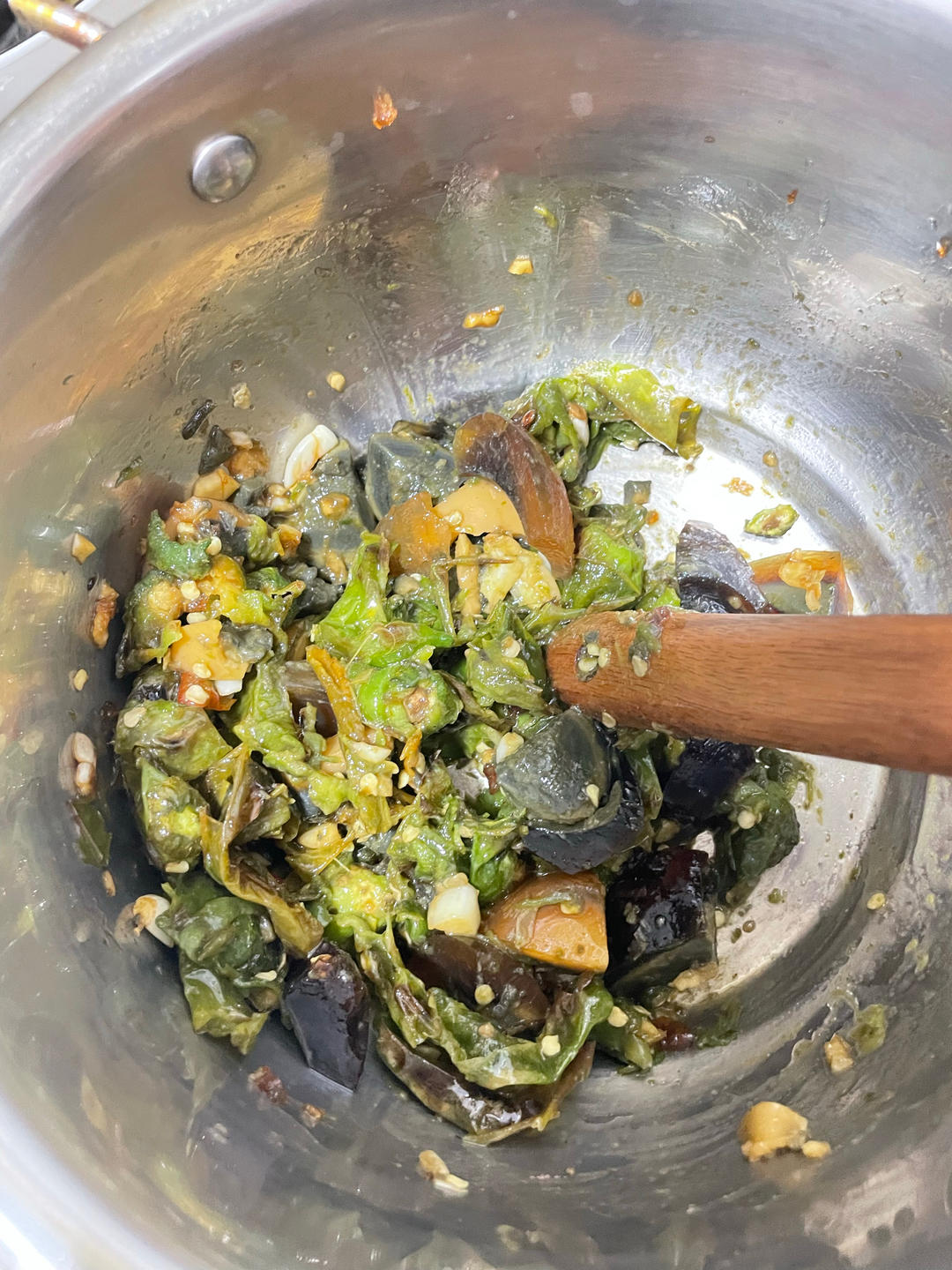 辣椒皮蛋擂茄子