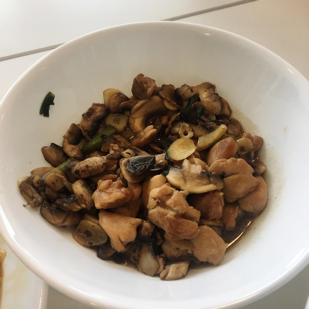 蘑菇滑鸡（香菇滑鸡）