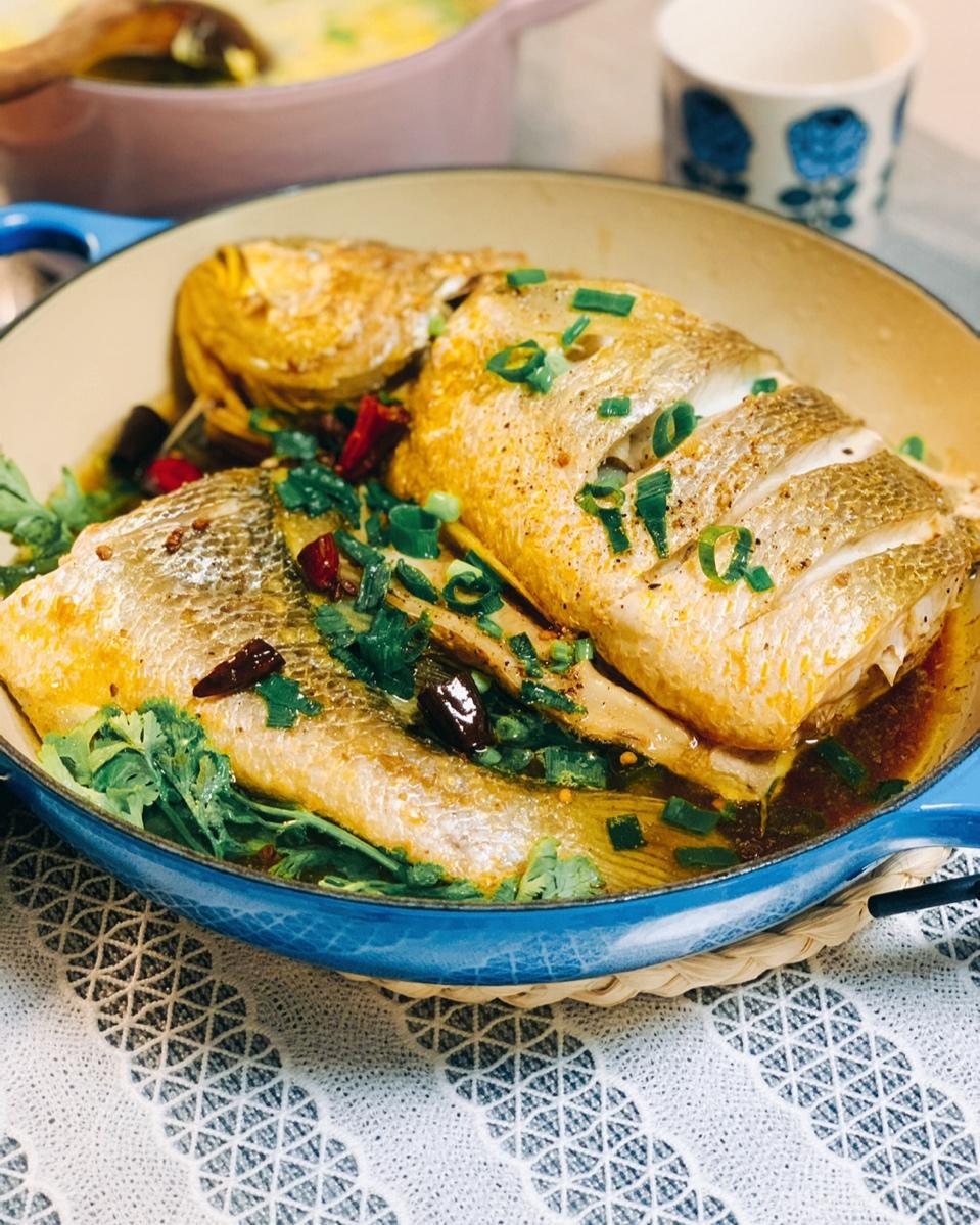 酷彩海鲜锅无水蒸鱼