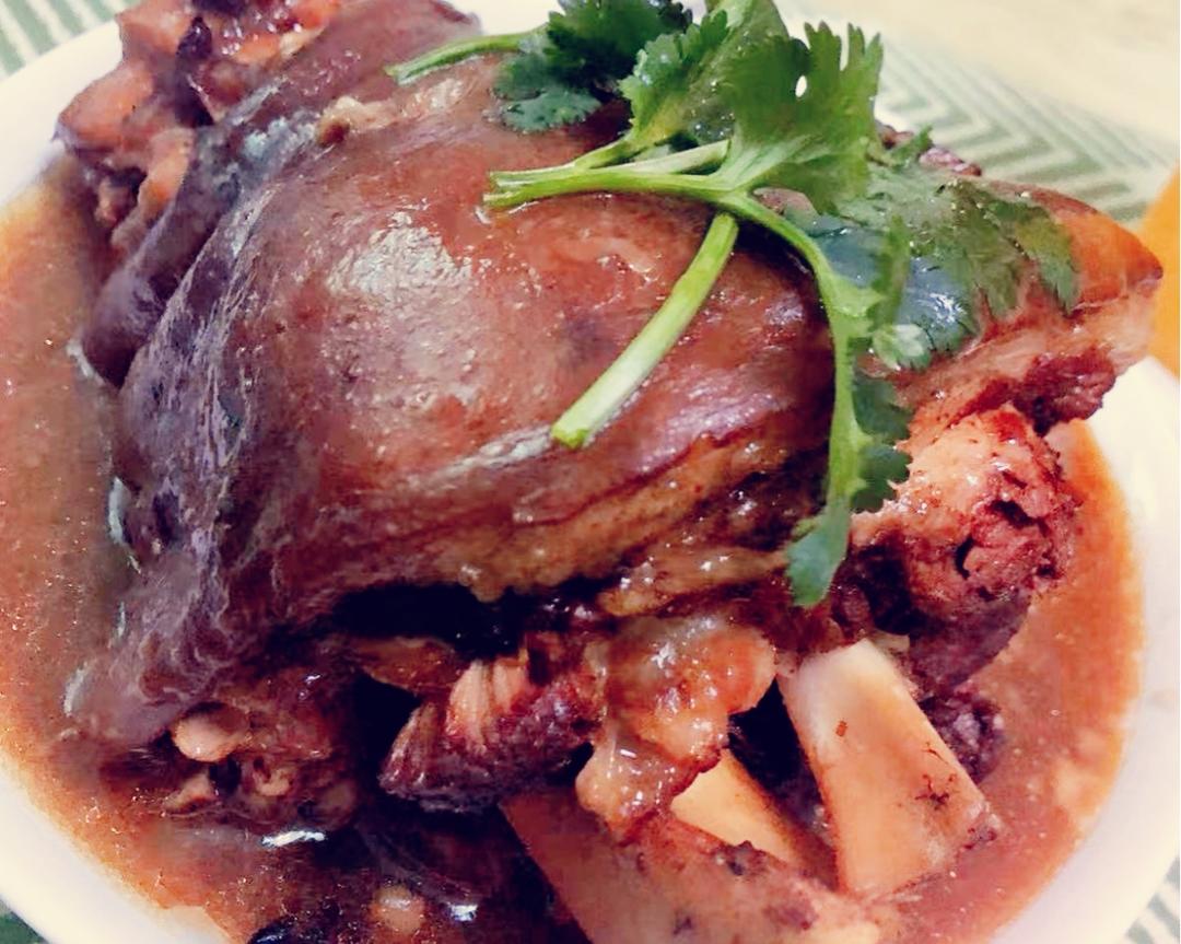 电饭煲做吃席大菜红烧猪肘