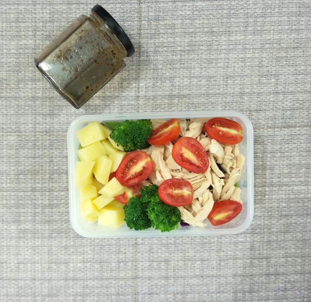 说不上是减脂还是增肌的健身餐