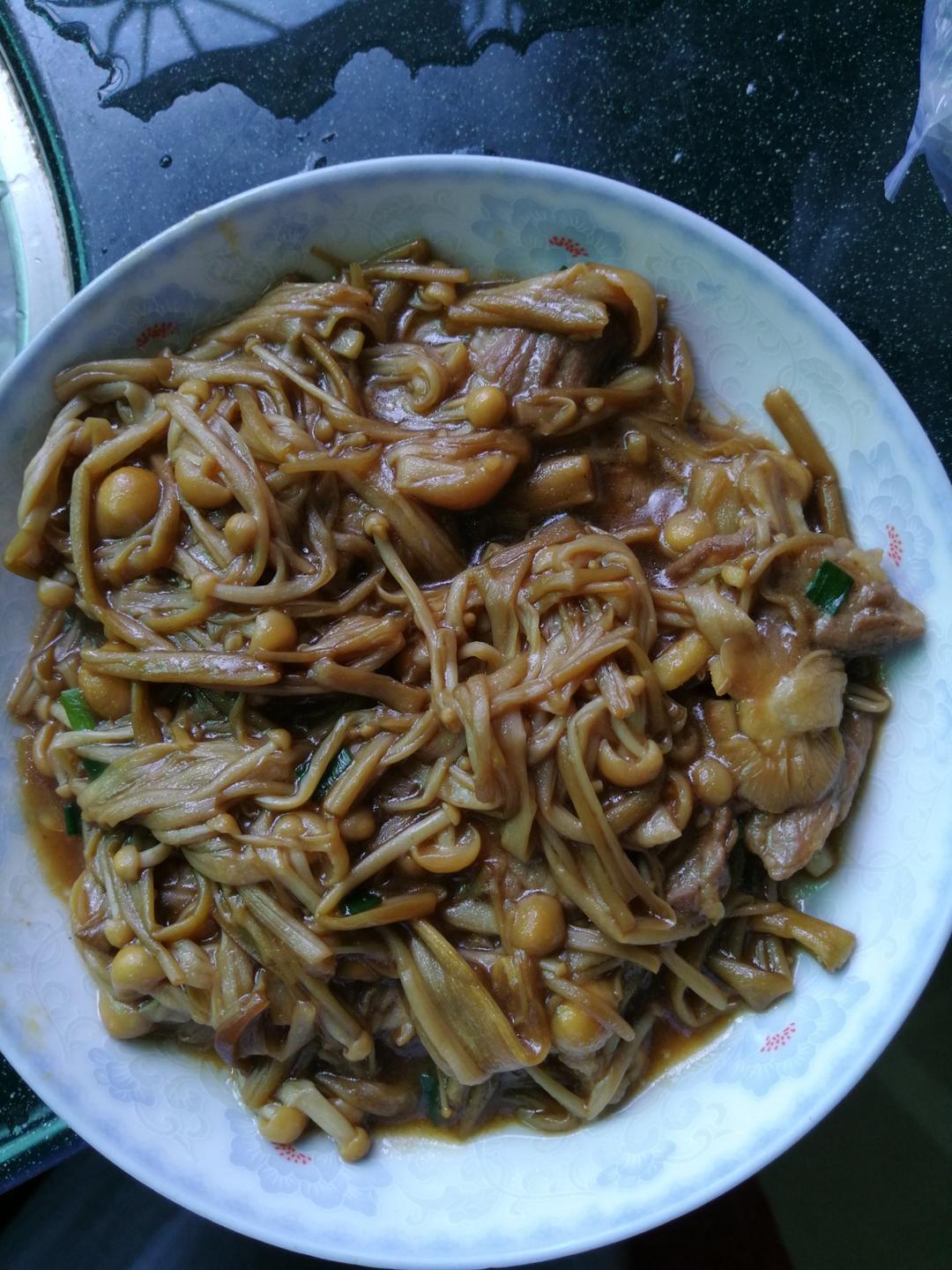 金针菇炒肉