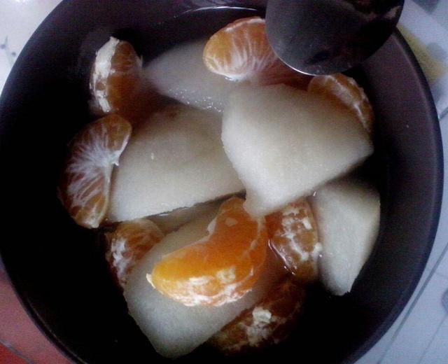 冰糖炖雪梨橘子的做法