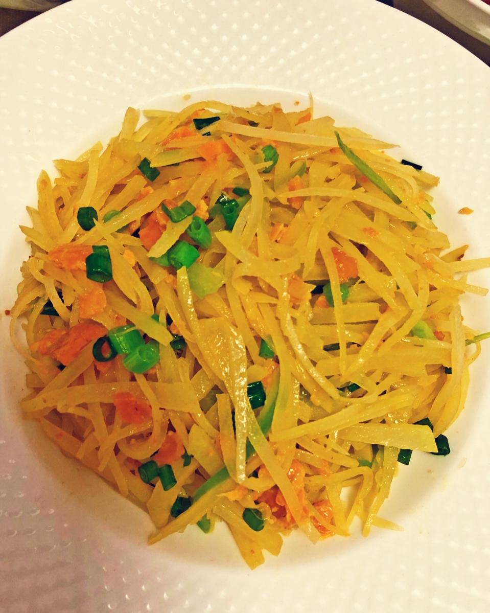 黄金鸭蛋黄炒土豆丝