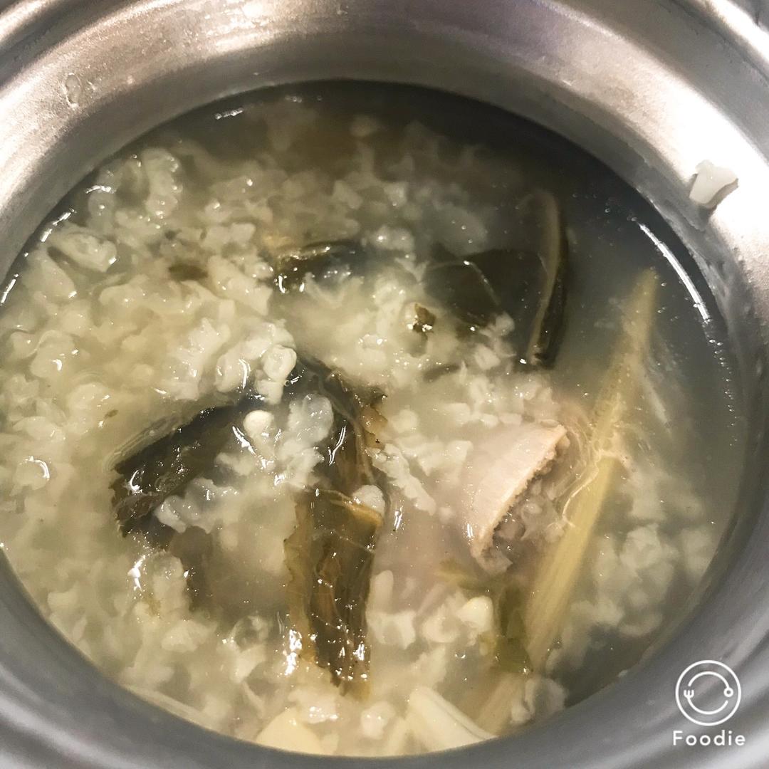 菜干蚝豉咸猪骨粥