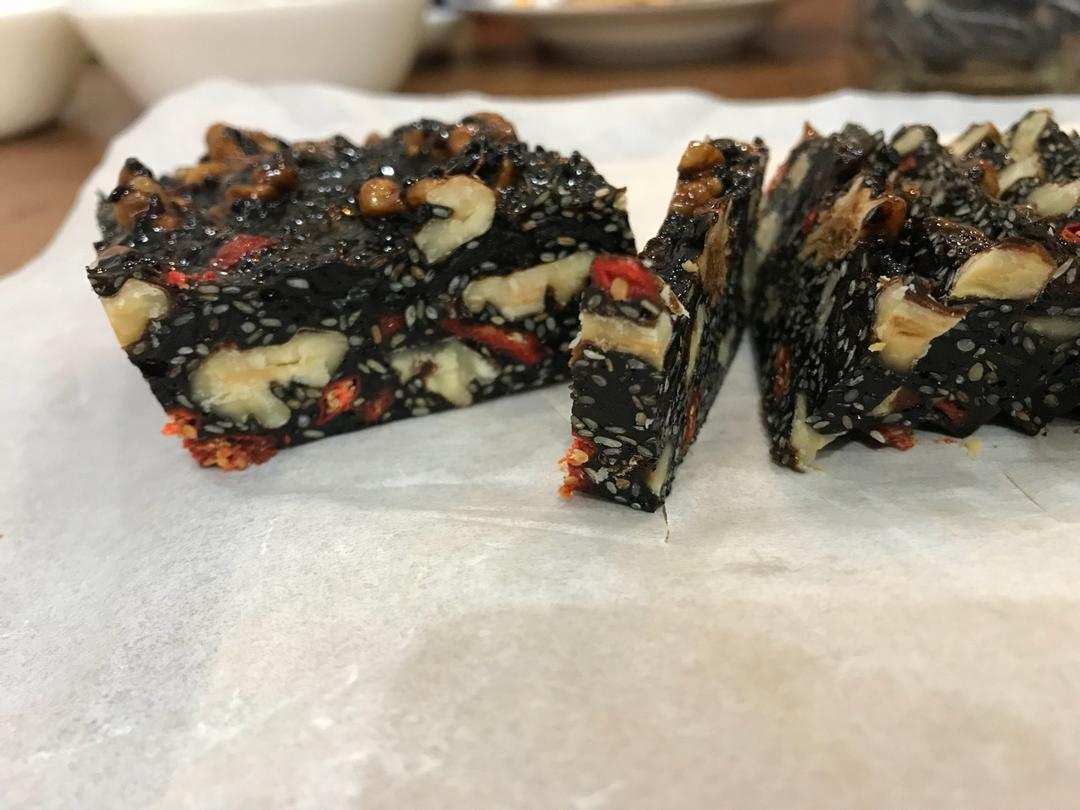 核桃桂圆芝麻红枣阿胶膏