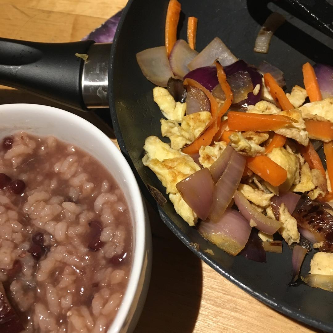 洋葱胡萝卜炒鸡蛋