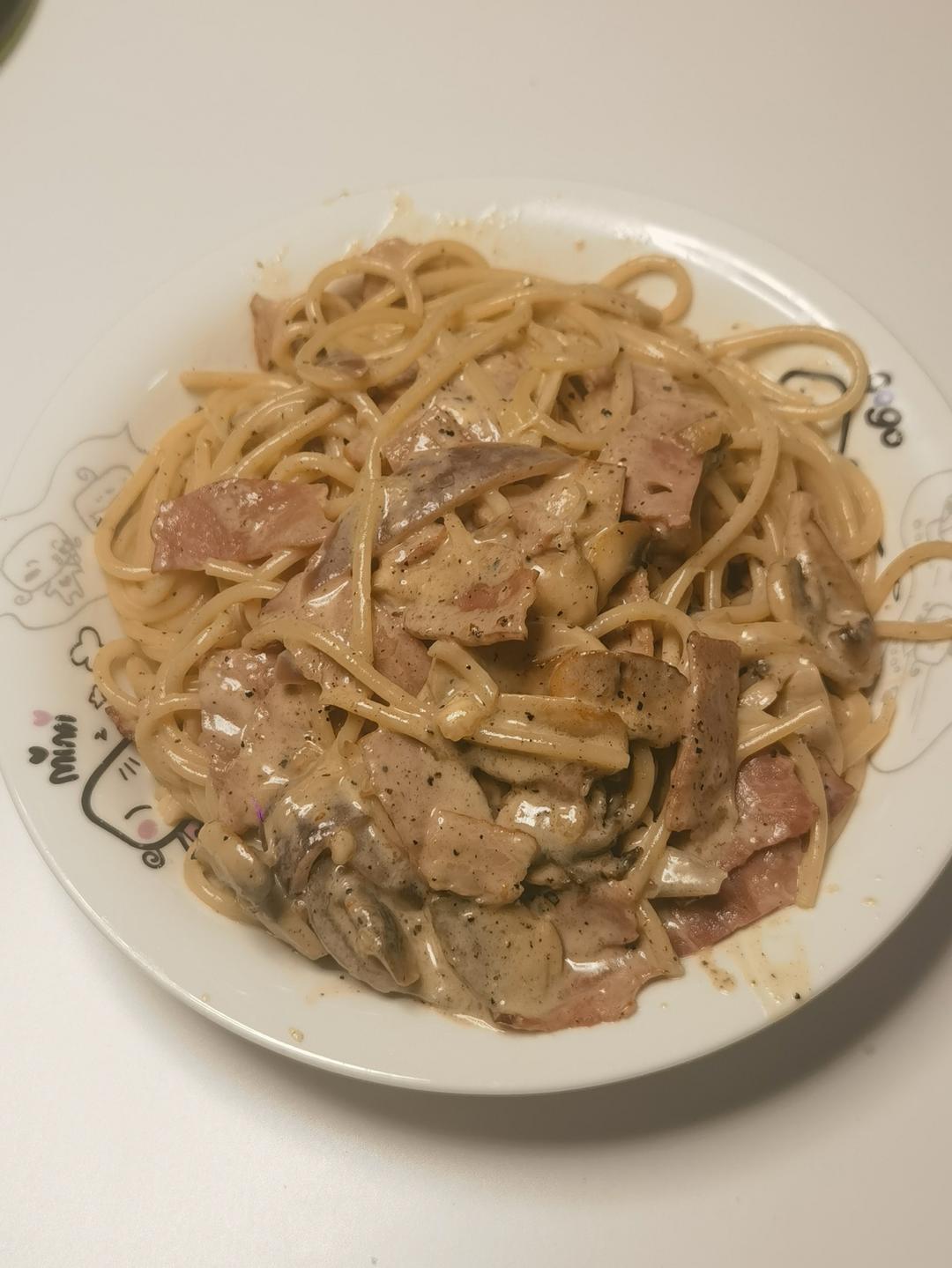 奶油蘑菇培根意大利面