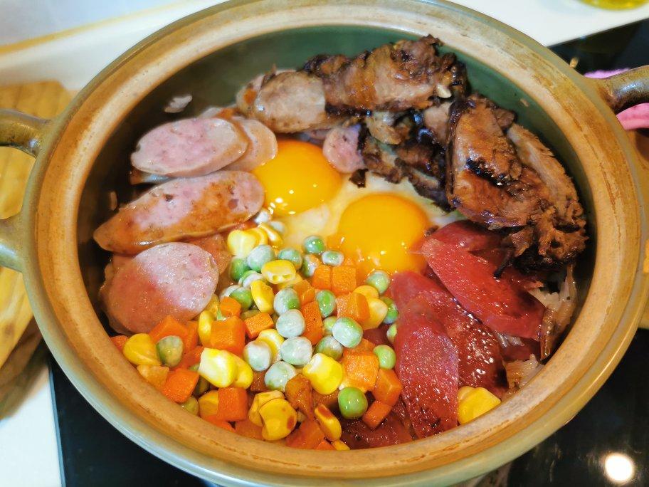 香肠煲仔饭