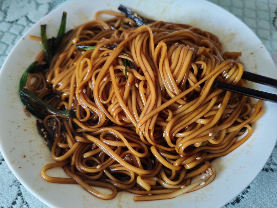 10分钟搞定的一碗葱油拌面