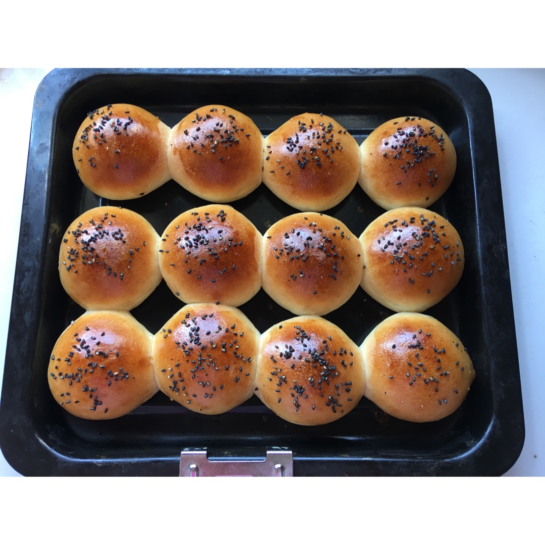 大人小孩都爱不释口的【蜂蜜牛奶小餐包】