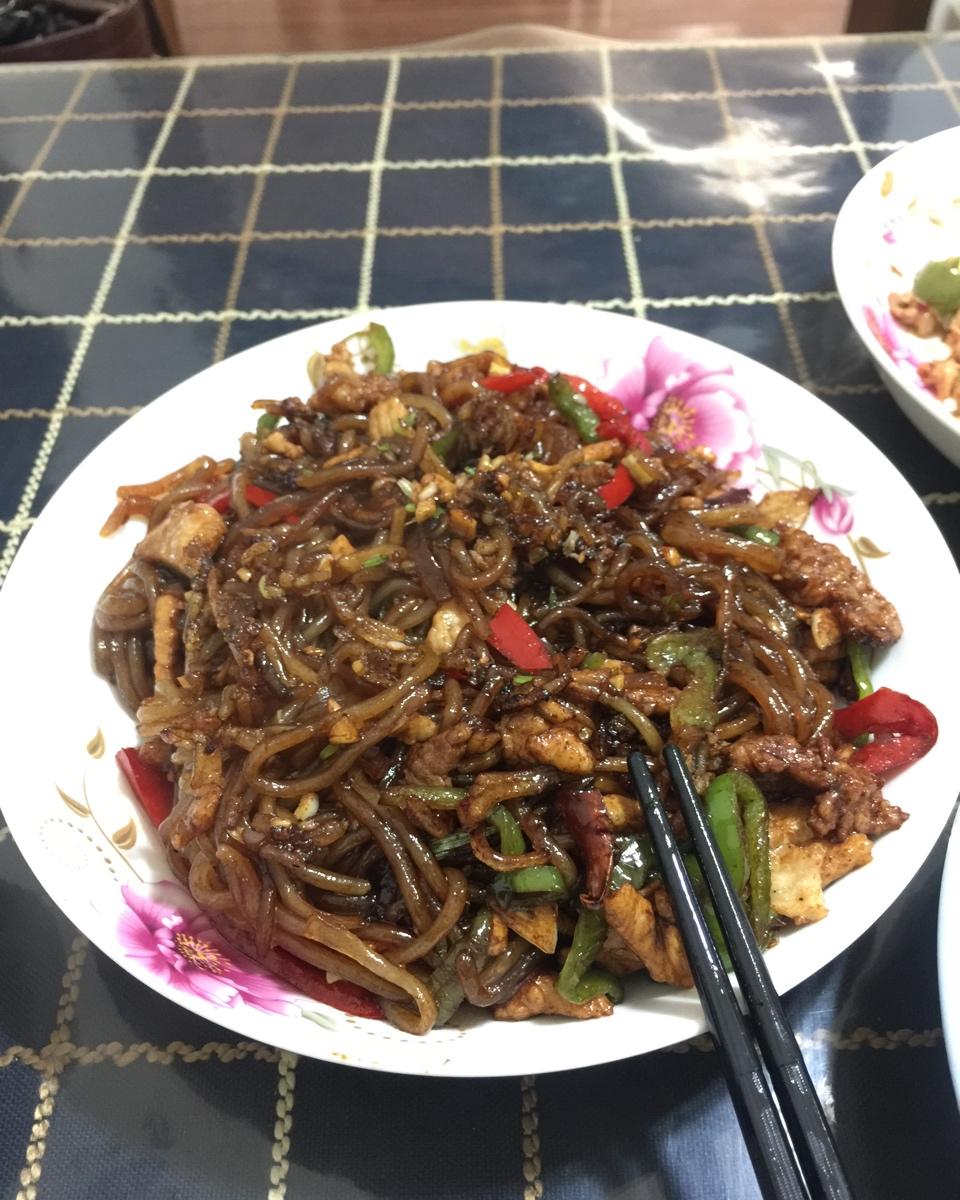 肉丝炒红薯粉丝