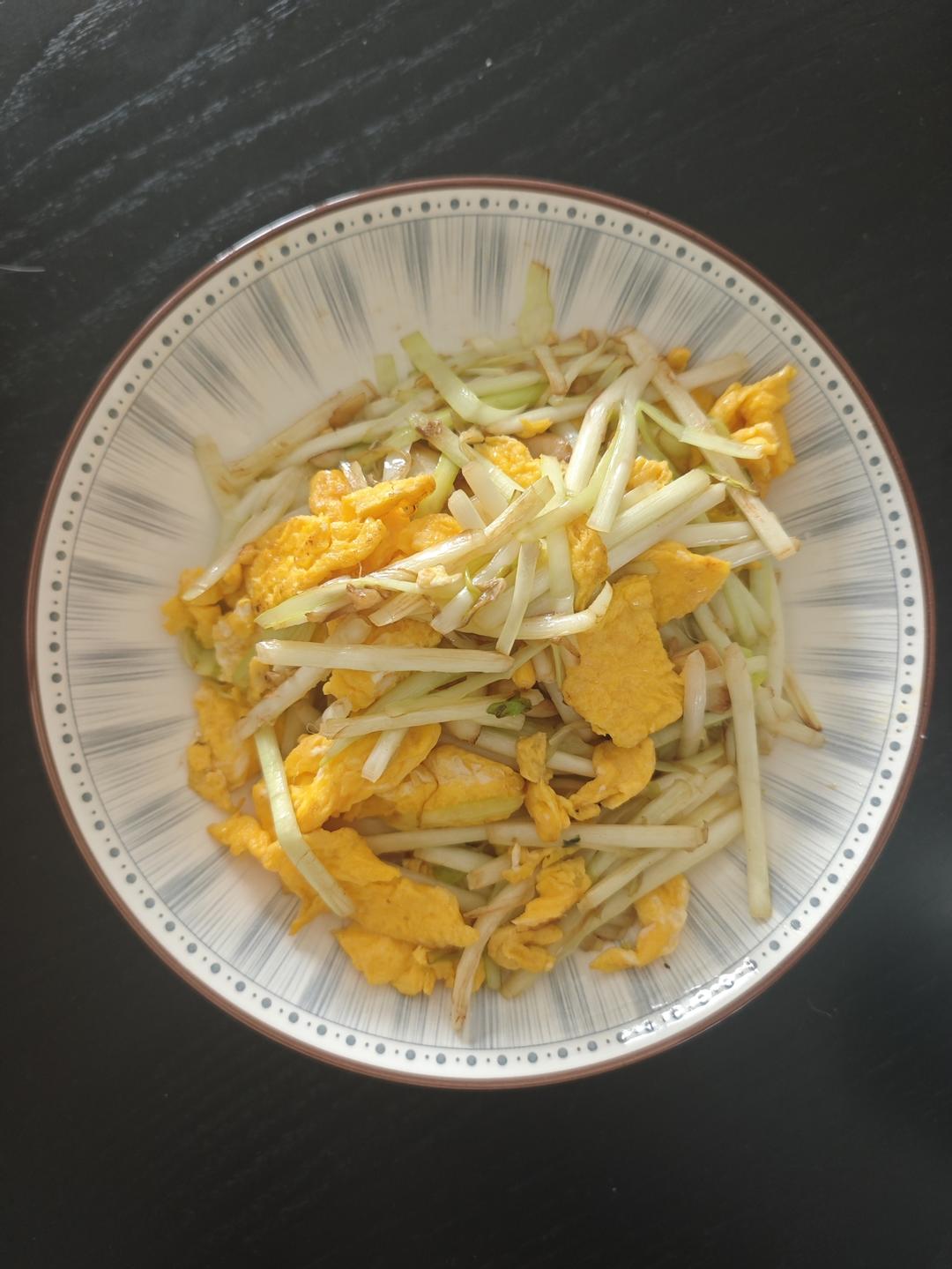 韭黄鸡蛋的做法