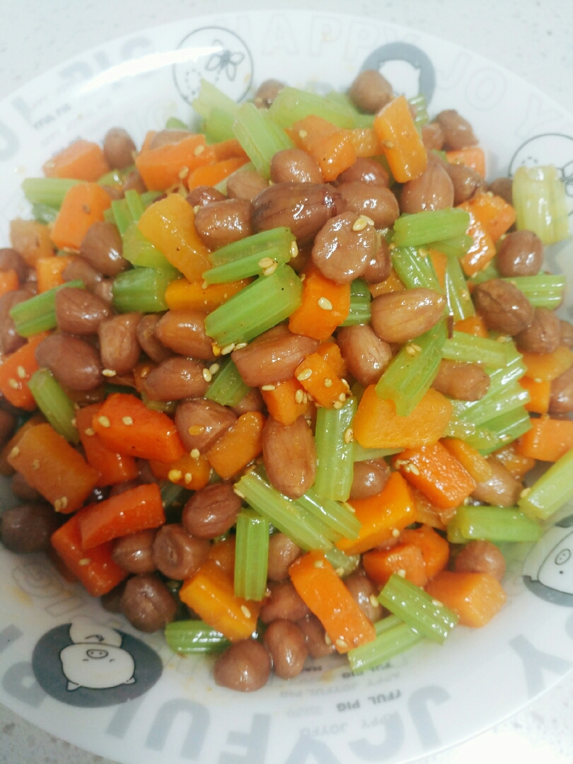 凉拌芹菜胡萝卜花生米的做法