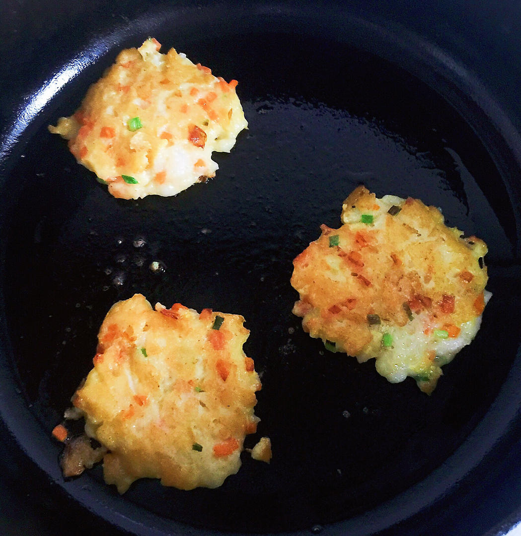 巴沙鱼胡萝卜鸡蛋饼【山姆厨房】