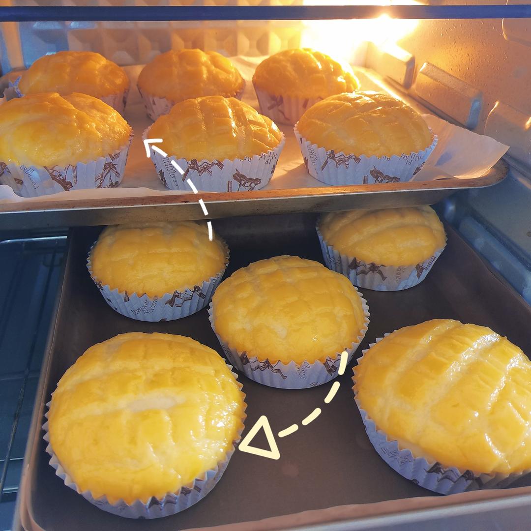 好吃到炸裂的港式菠萝包（附带制作酥皮的小视频）