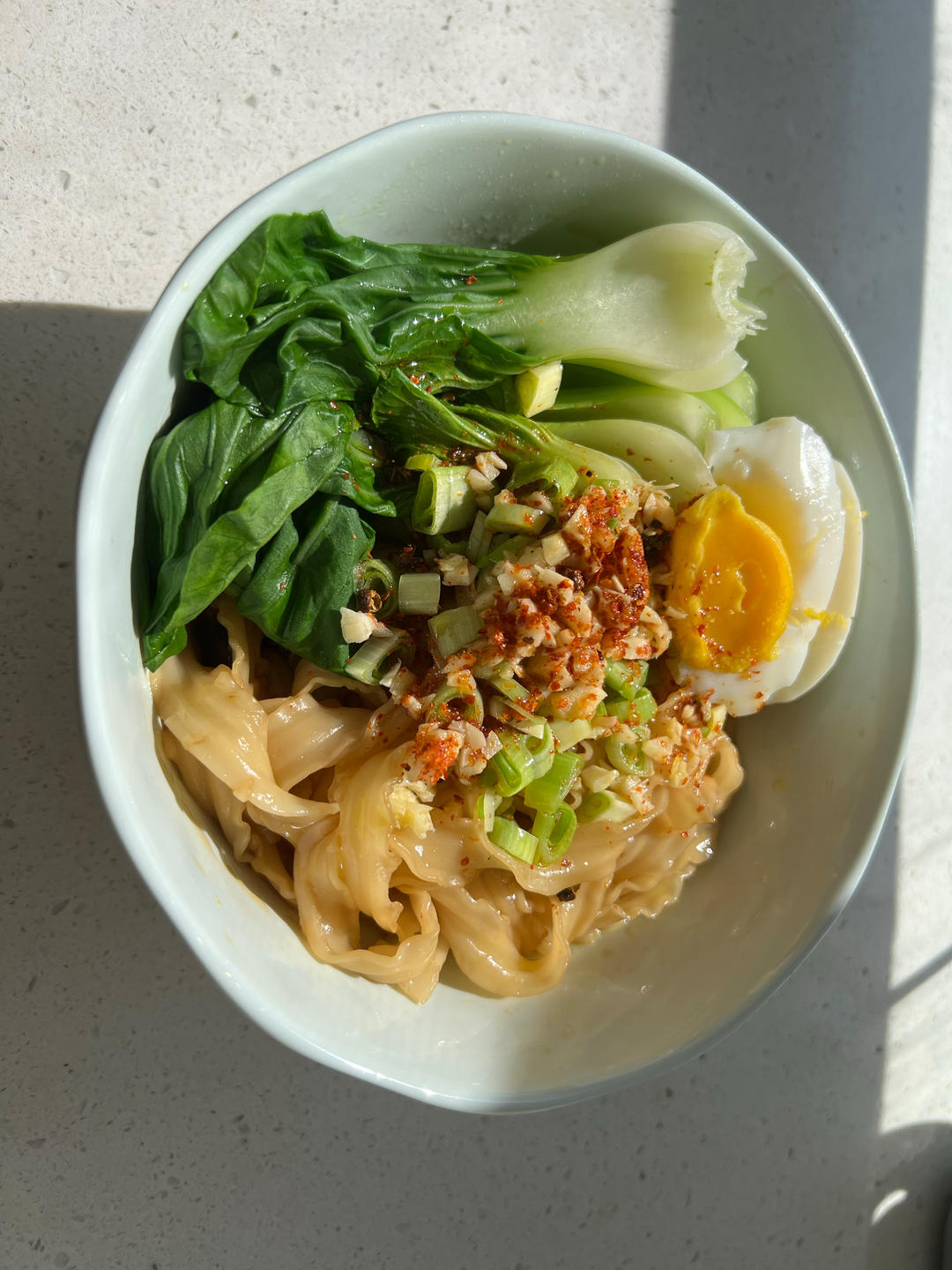 十分钟就能吃上的超简单油泼面