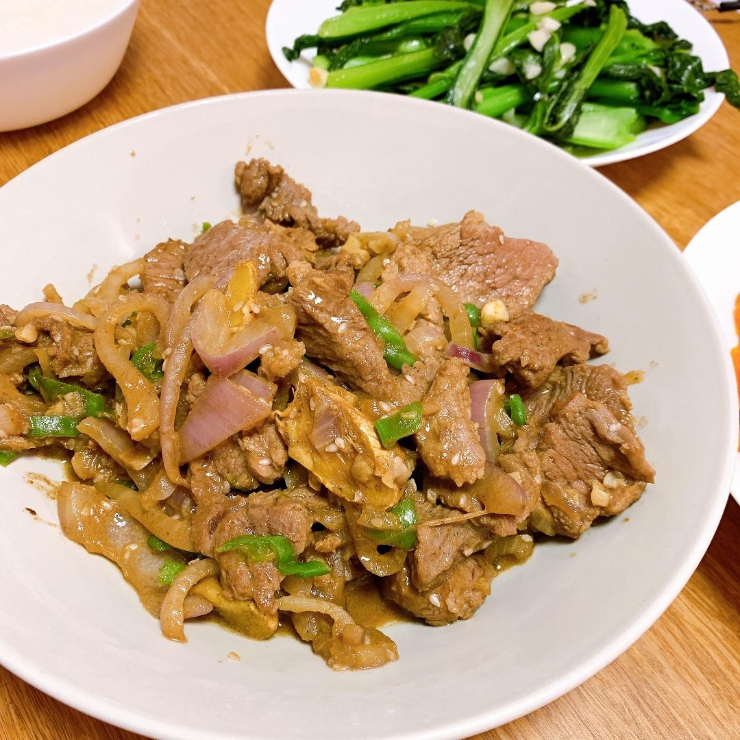 孜然洋葱炒牛肉粒