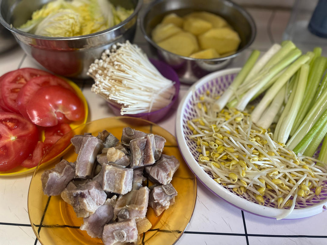 丽江腊排骨火锅