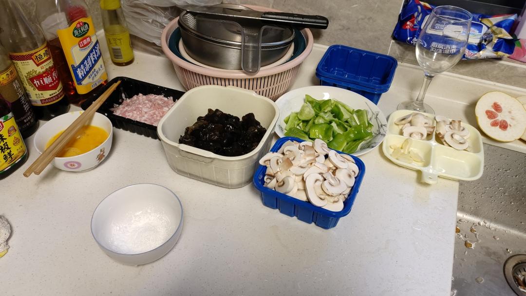 鲜美的【肉末炒口蘑】（超快手）