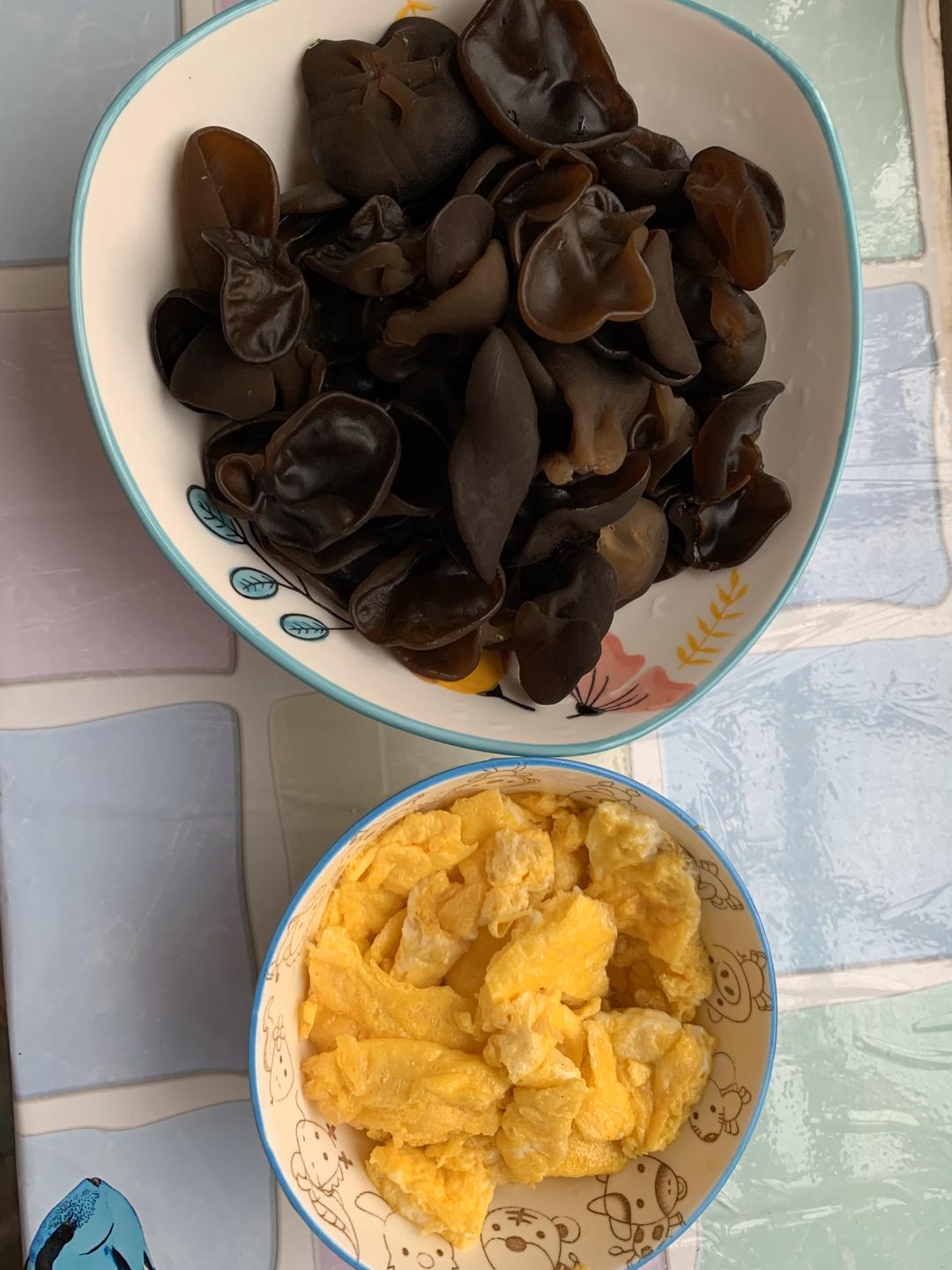 木耳炒鸡蛋