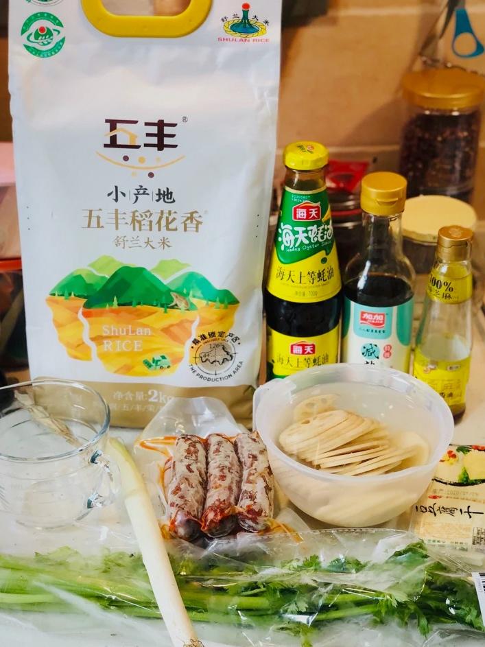 土豆五花肉焖饭