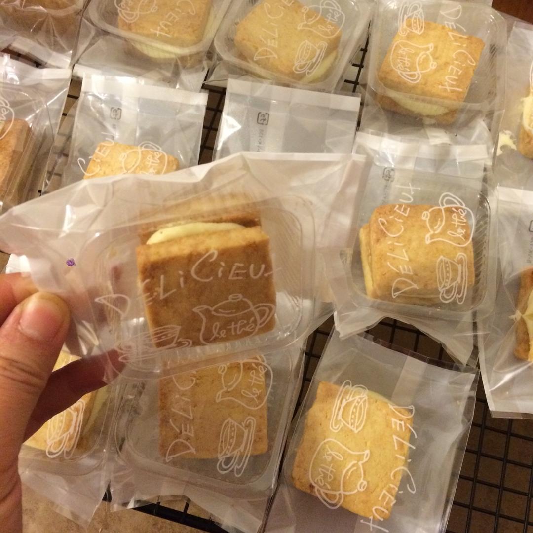 乳酪奶油夹心酥饼（芝士夹心饼干）