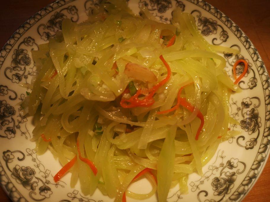 一上桌就空盘的莴笋丝