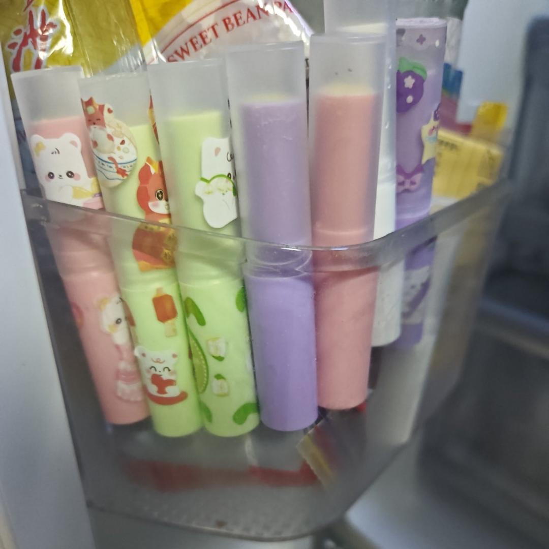 可食用的椰子油唇膏