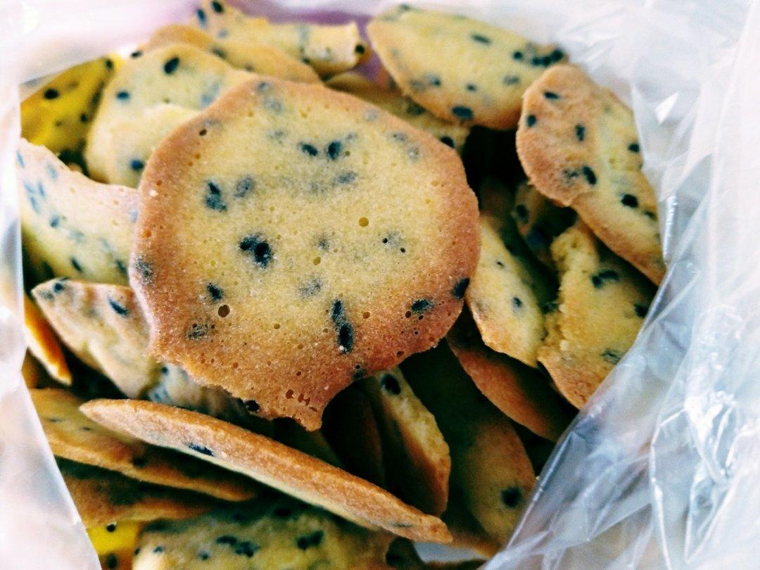 小时候的味道 — 芝麻鸡蛋薄脆饼干