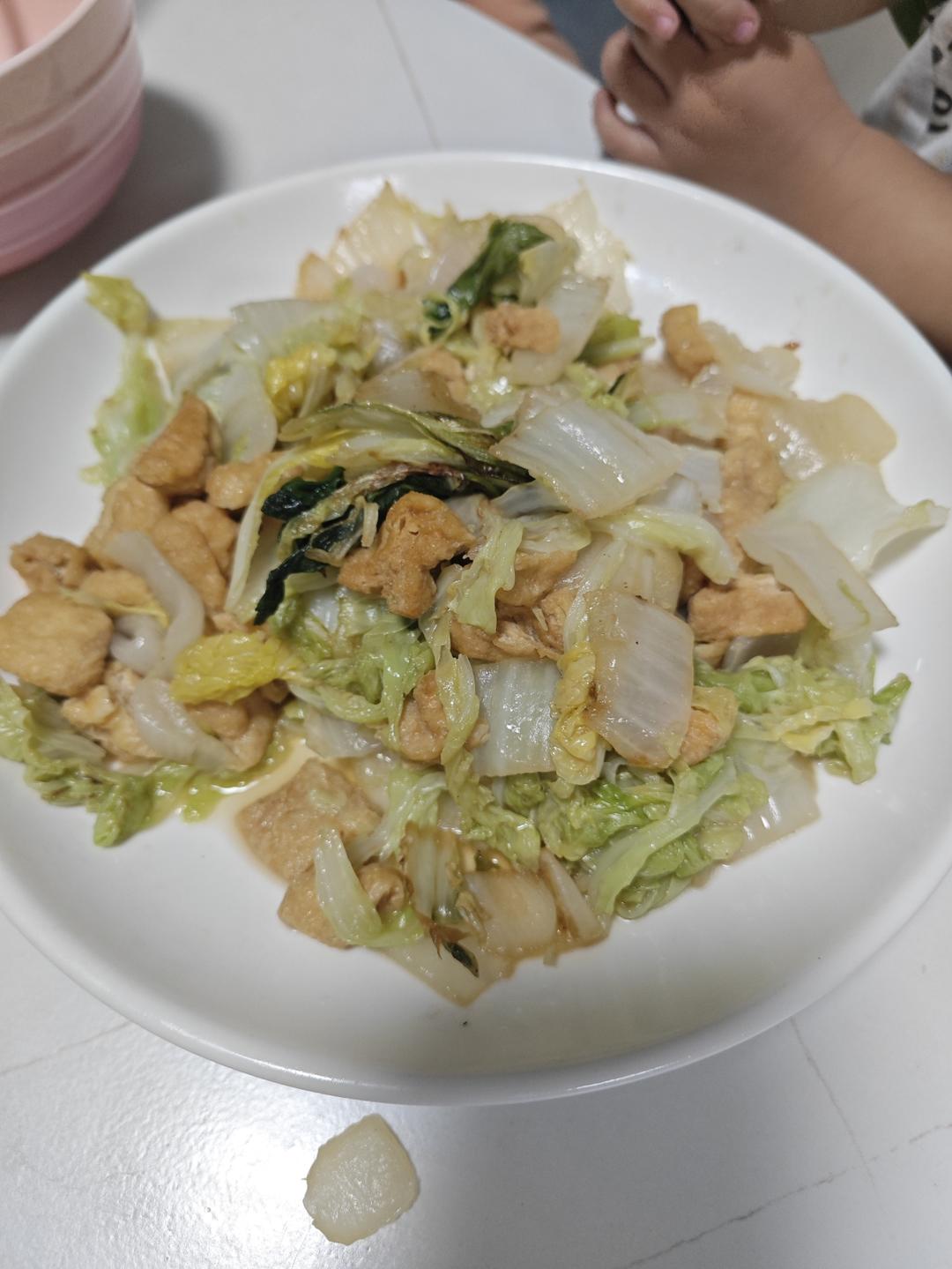好吃到连汤汁都不剩的白菜焖豆泡，给肉都不换