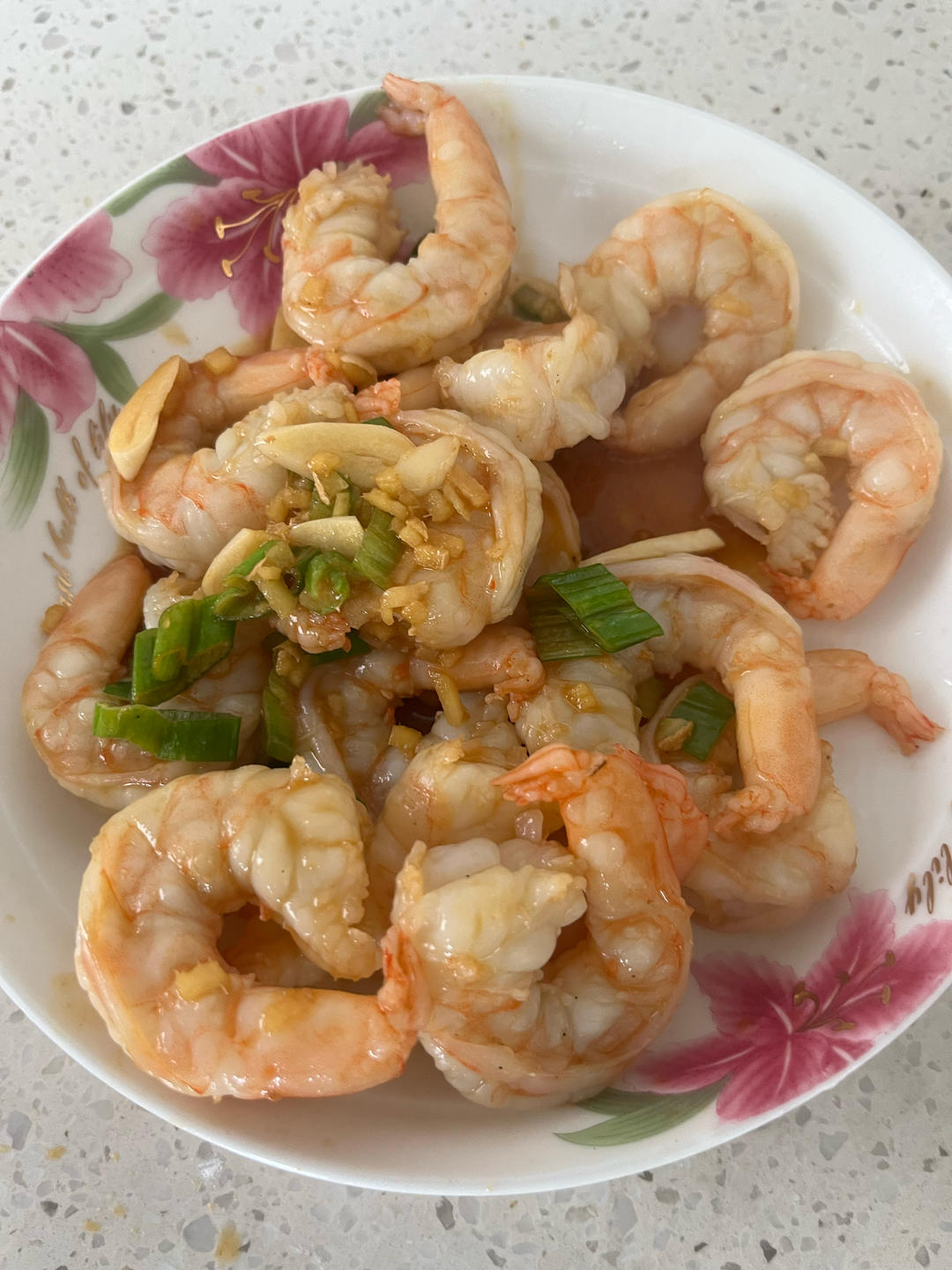 青豆，胡萝卜，玉米炒虾仁。