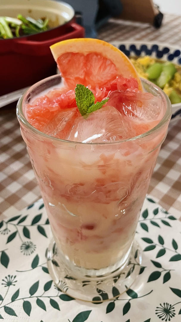 满杯西柚养乐多