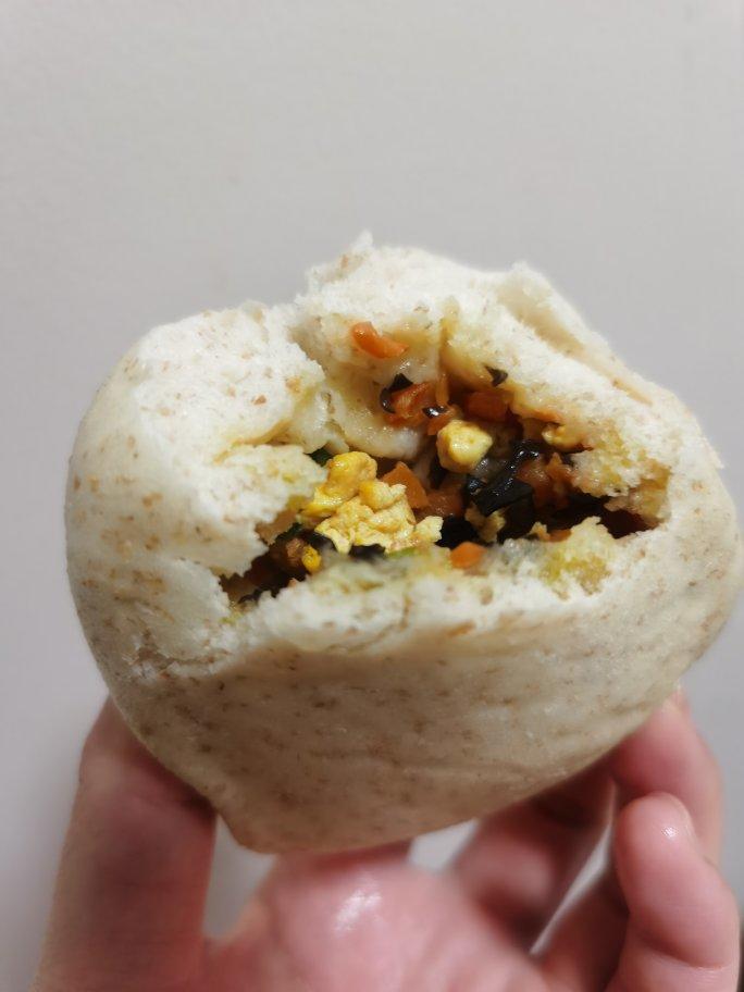 胡萝卜木耳鸡蛋素包子