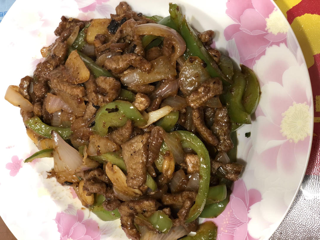 洋葱爆孜然牛肉