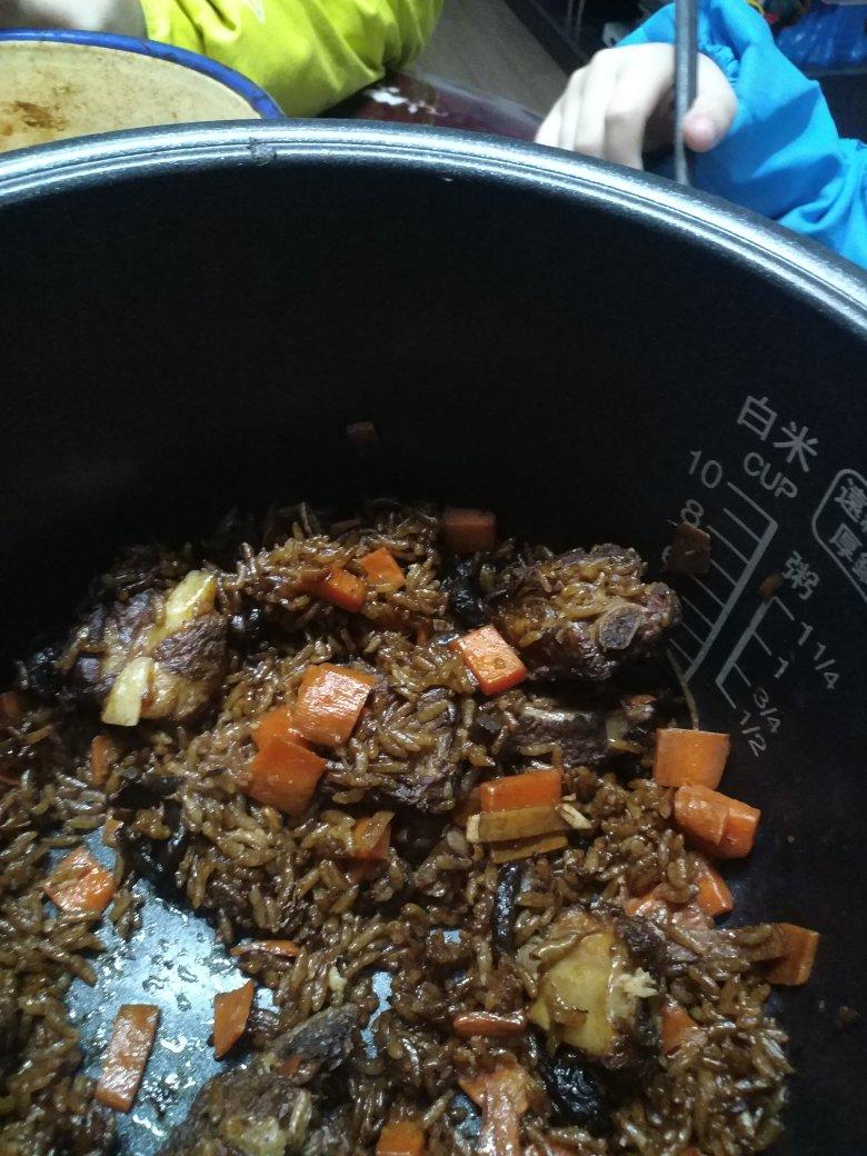喷香排骨焖饭（爆好吃）
