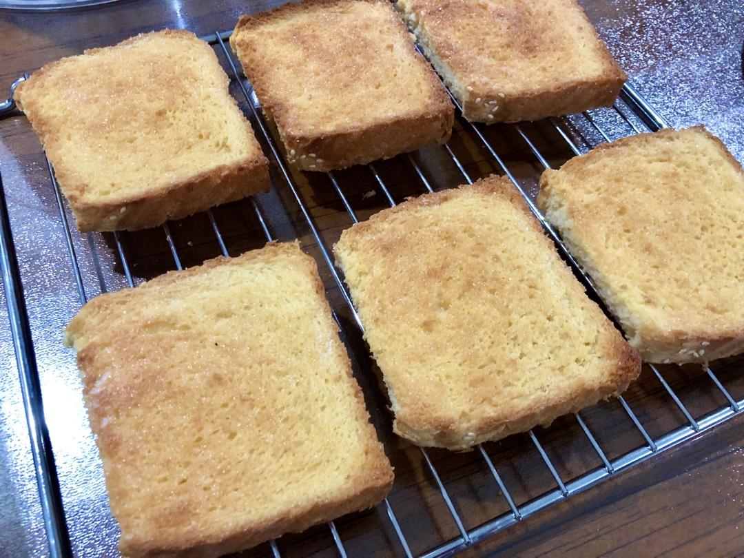 奶香蜂蜜烤吐司片