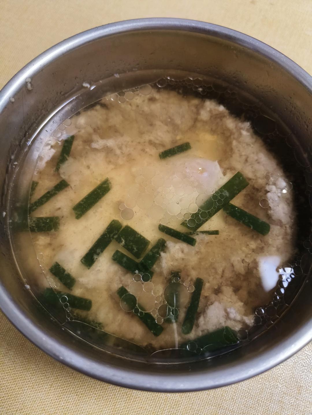 鸡蛋肉饼汤
