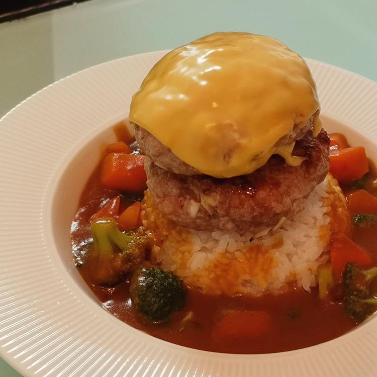 芝士汉堡肉咖喱饭
