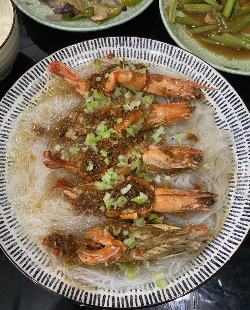 蒜蓉粉丝蒸大虾