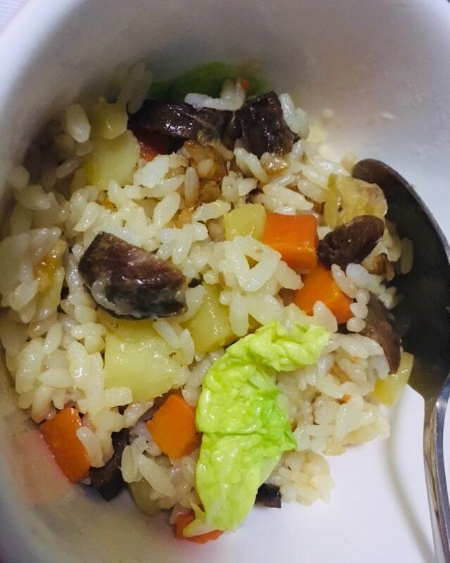 电饭锅腊肉青豆焖饭