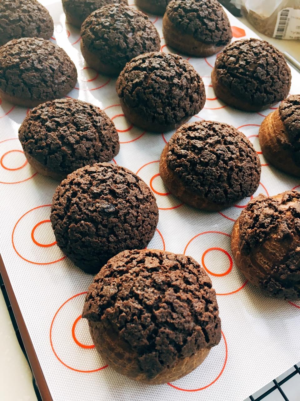 巧克力酥皮泡芙