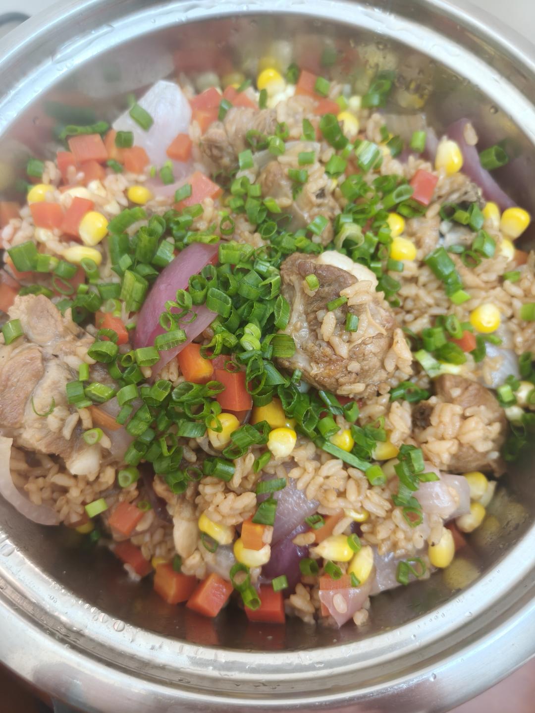 【排骨焖饭】