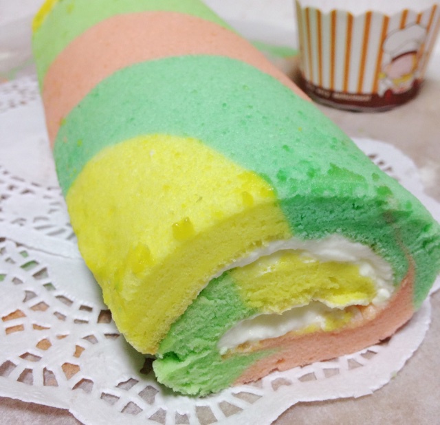 五彩斑斓的彩虹蛋糕卷   #皮黑森林#