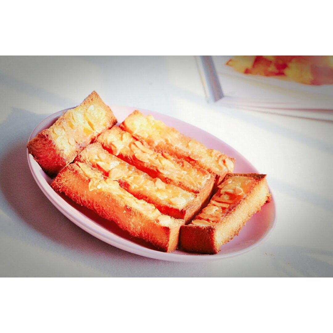 蜂蜜杏仁土司脆