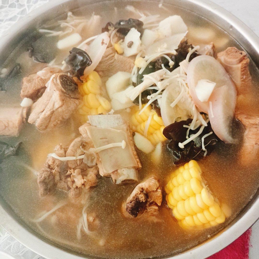 排骨山药玉米汤