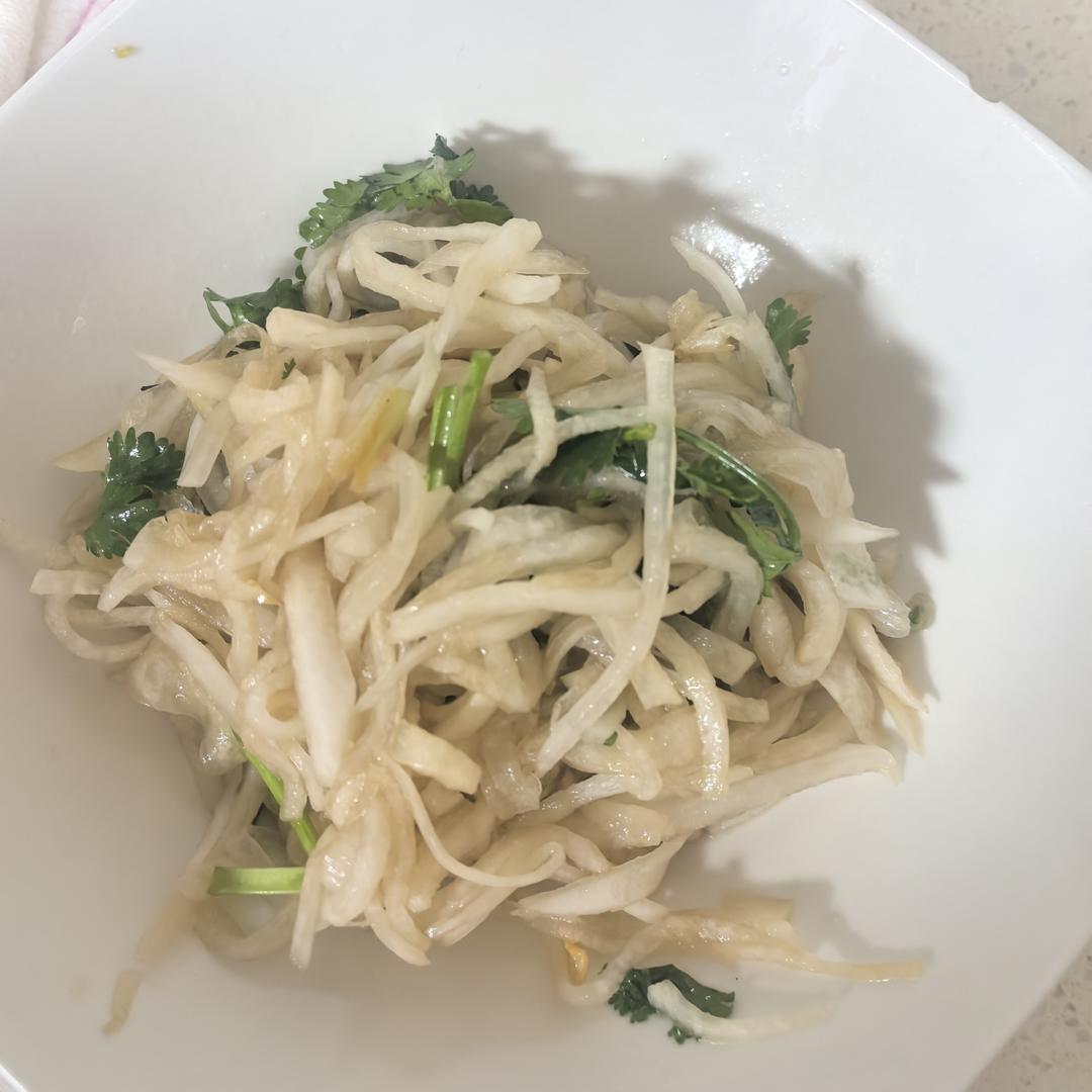 凉拌白萝卜丝