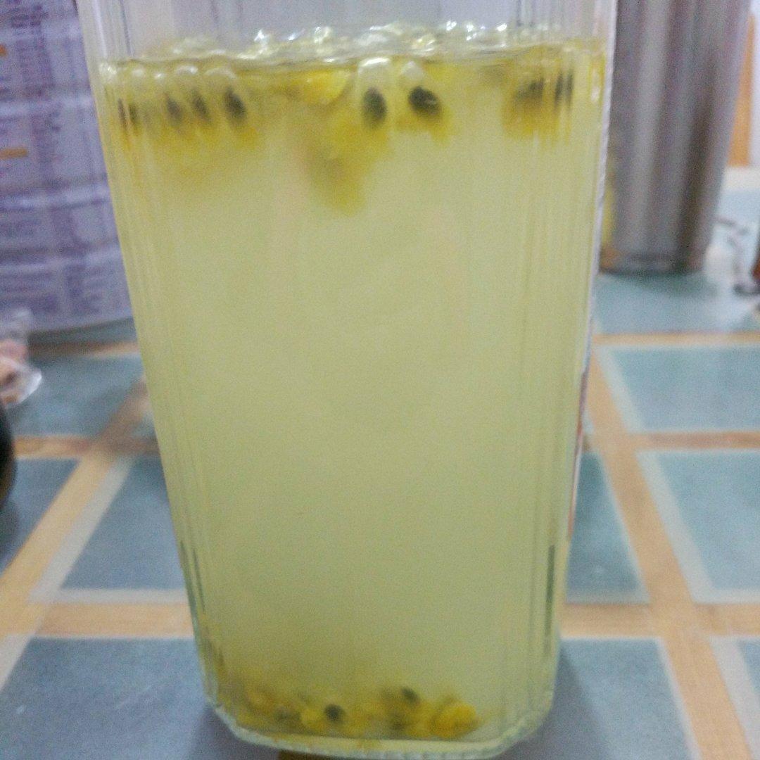 百香果的朴素吃法（百香果汁）