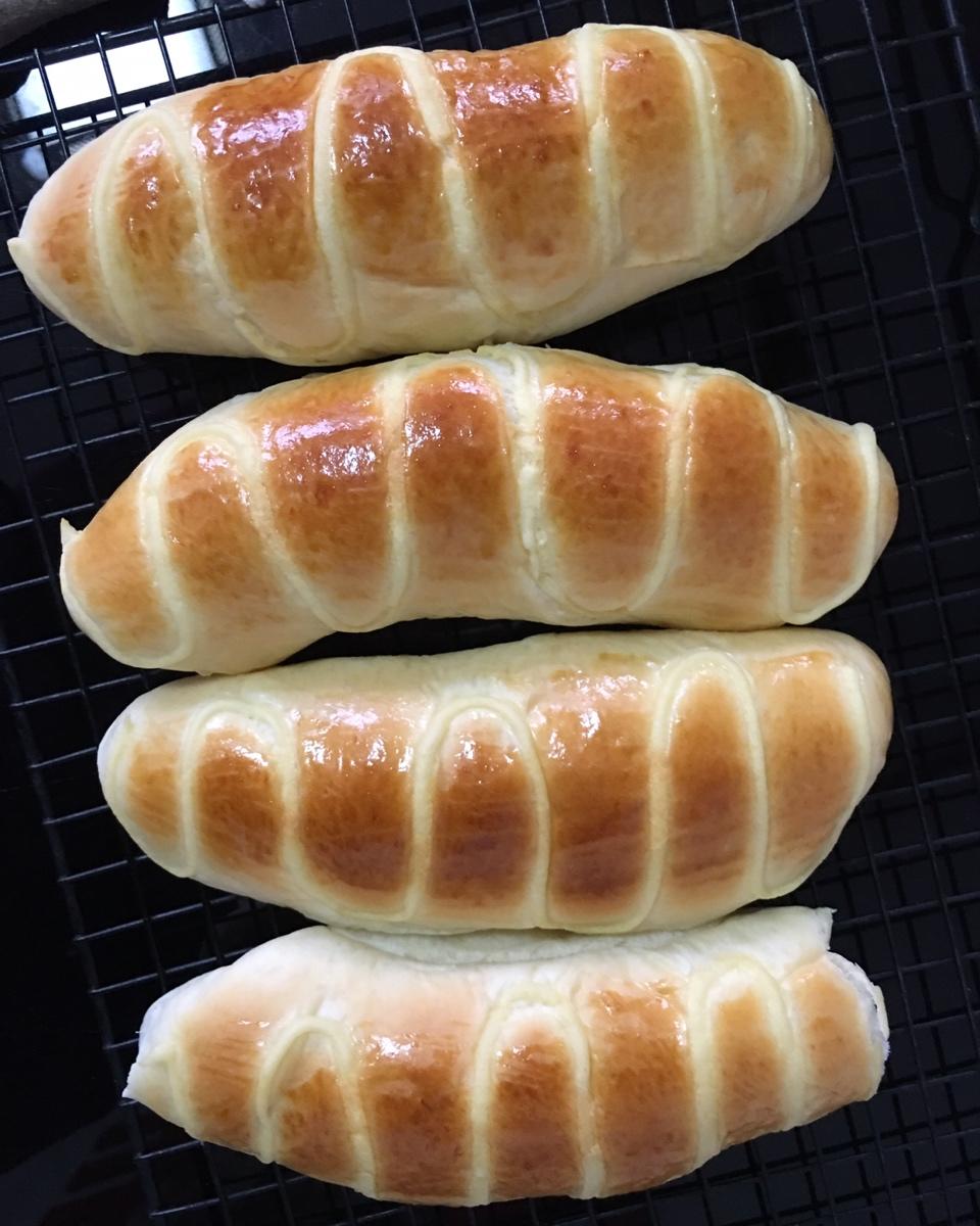 奶油毛毛虫面包