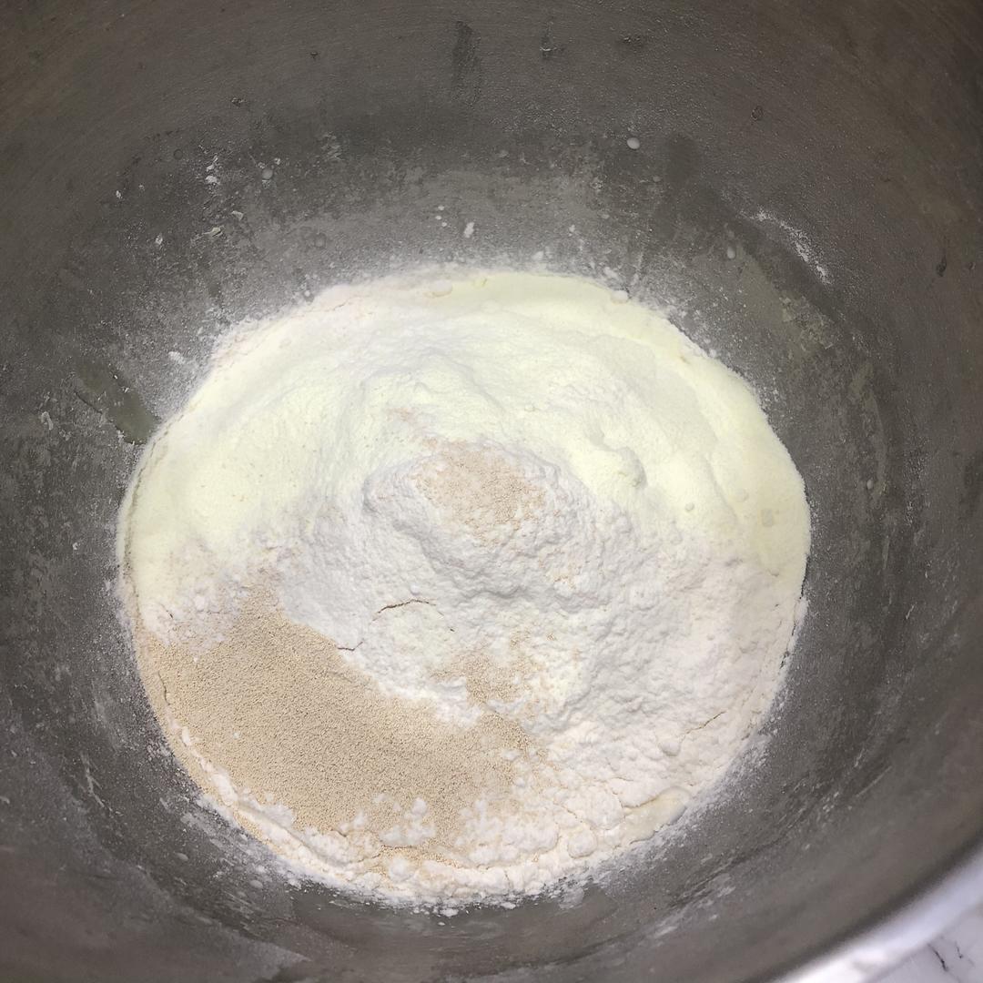 纯奶手撕吐司的做法 步骤1